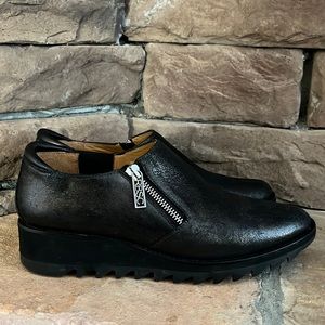 Right Bank Shoe Co Black Metallic Shoe / SZ 7.5‎